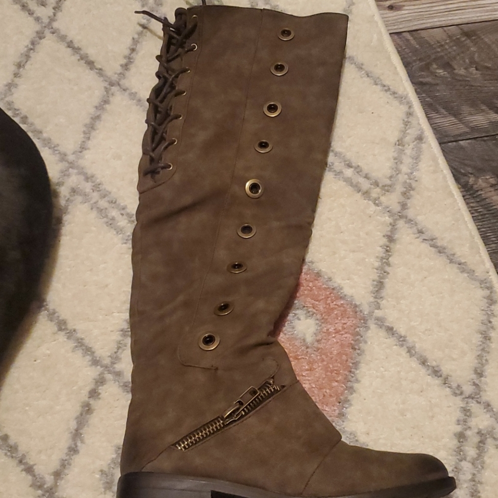 NWOT Brown over knee boots